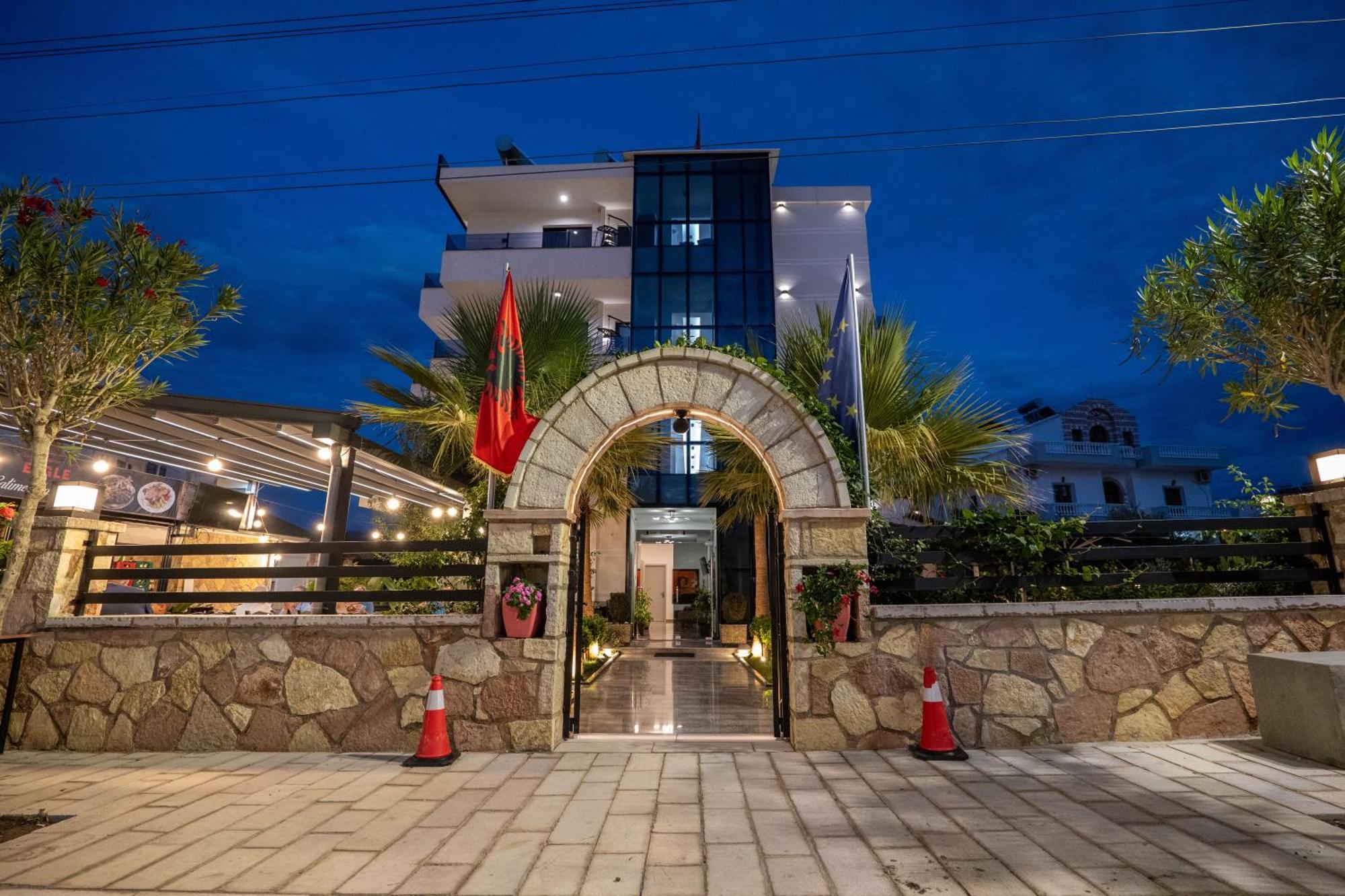 Hotel Eagle Ксамил Экстерьер фото